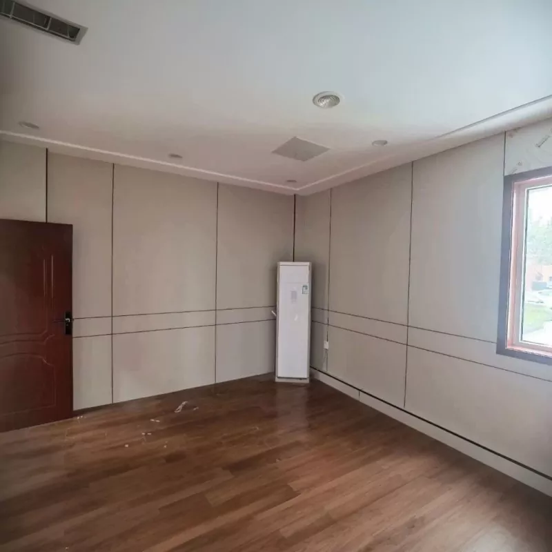 Bambuko ir medienos pluošto kompozicinė plokštė